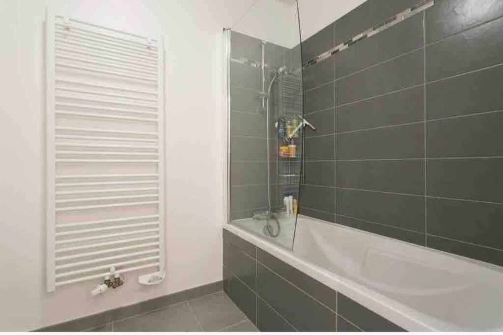 Апартаменты Cozy & Quiet Getaway Just 300M From Paris With Free Private Parking Жантийи Экстерьер фото